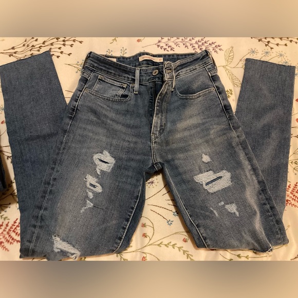 Beautiful Levis 721 High Rise Skinny jeans • Size 27/4 R • NWOT • NEW never worn - Picture 1 of 8